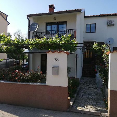 Family Apartman Luka Lägenhet Rovinj Exteriör bild