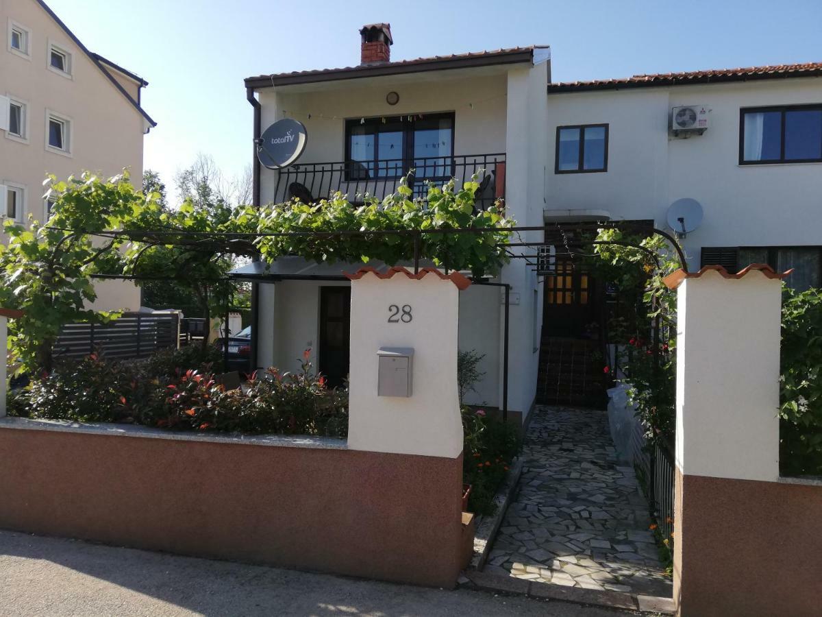 Family Apartman Luka Lägenhet Rovinj Exteriör bild